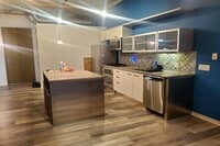 Building Photo - 111 N Main St