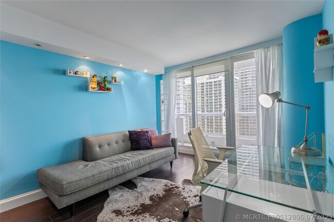 Building Photo - 1717 N Bayshore Dr