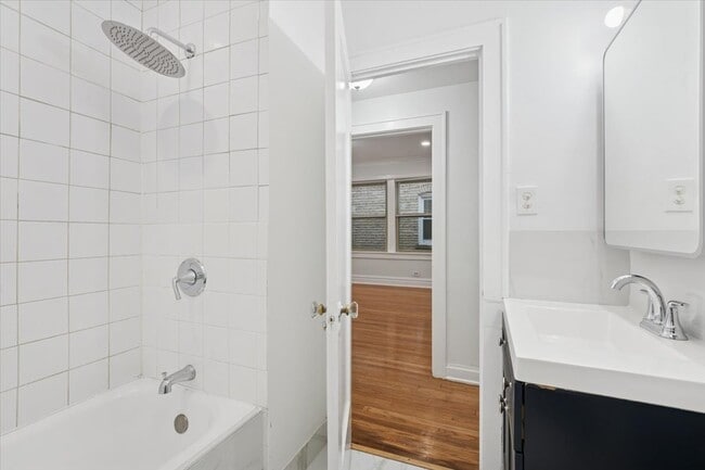 Building Photo - 5412 N Kimball Ave