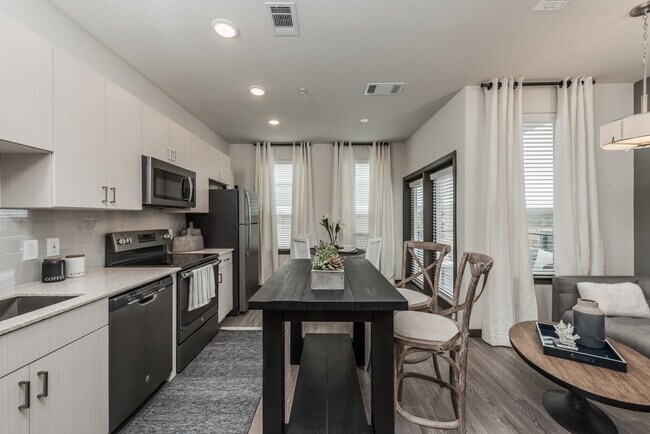 Building Photo - 3970 Vitruvian Way