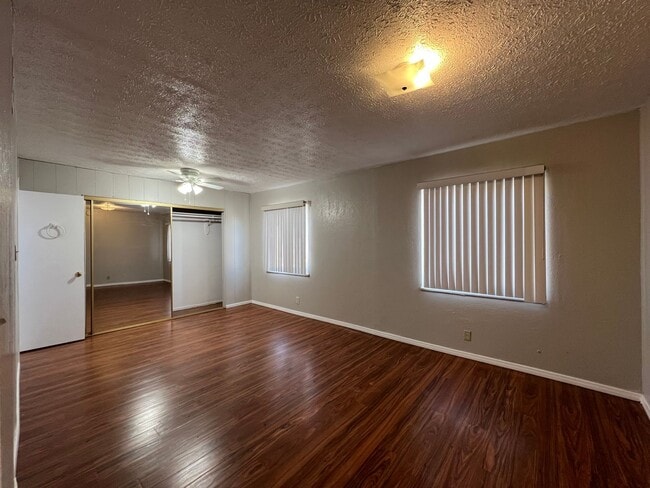 Building Photo - 3 Bedroom 2 Bathroom House Located Near Ca...