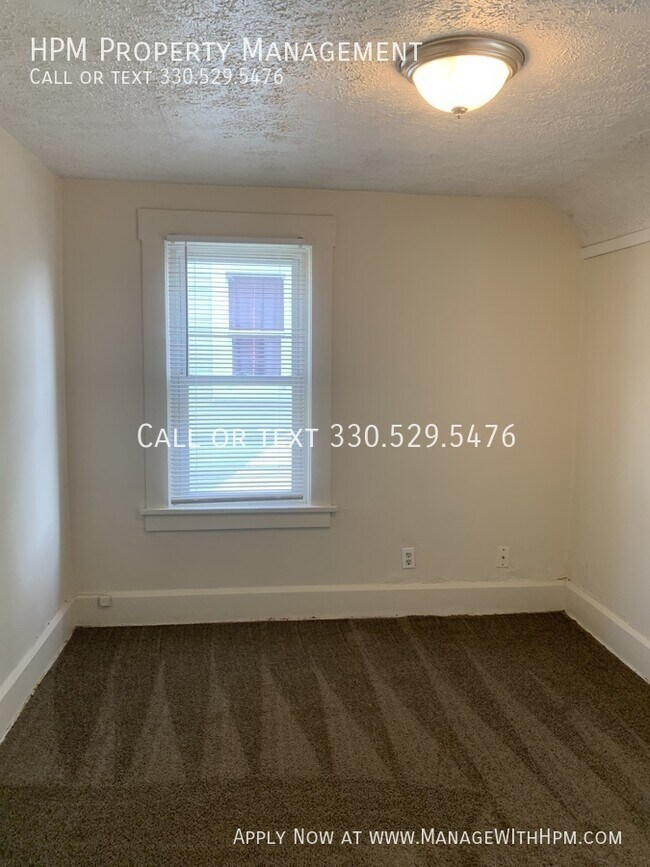 Building Photo - 2724 Daleford Ave NE