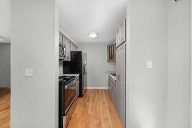 Building Photo - 9th Ct Duplex - AL-2402