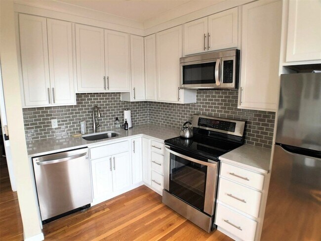 Building Photo - 57 W Cedar St