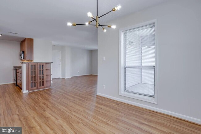 Non-Bedroom space - 3178 Summit Square Dr