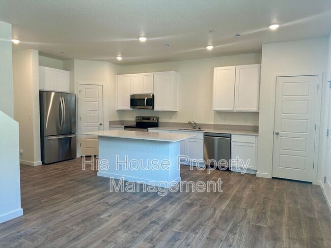 Building Photo - 3961 Pinnacles Ct