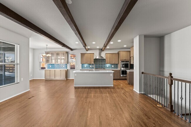 Building Photo - Beautifully Updated 4-Bedroom Home with Op...
