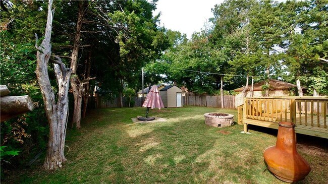 Building Photo - Beautifully Remodeled 4 Bedroom Home near ...