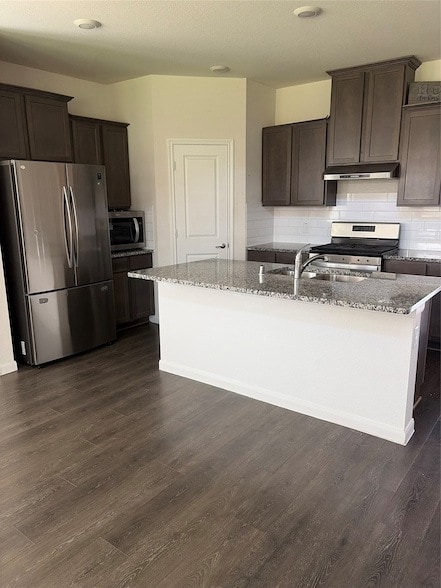 Building Photo - 1103 Wagon Wheel Way
