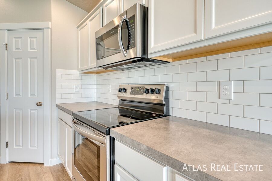 Building Photo - 1758 E Eddington St