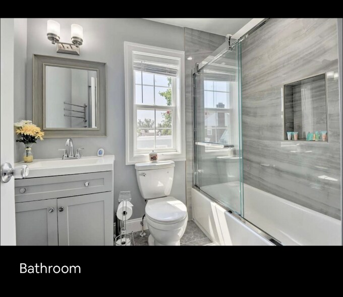 Building Photo - 1304 Van Buren St NW
