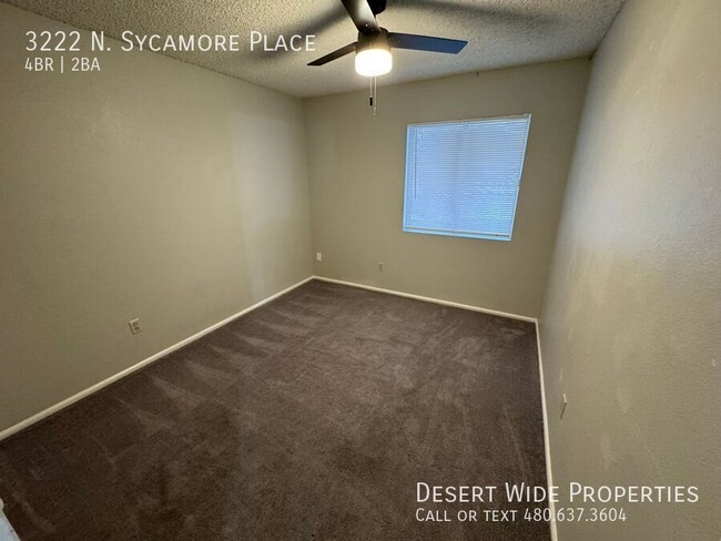 Building Photo - RATE REDUCED! Large 4 bedroom with huge bo...