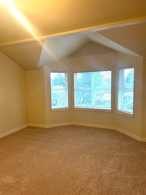 Building Photo - 3633 Wallingford Ave N