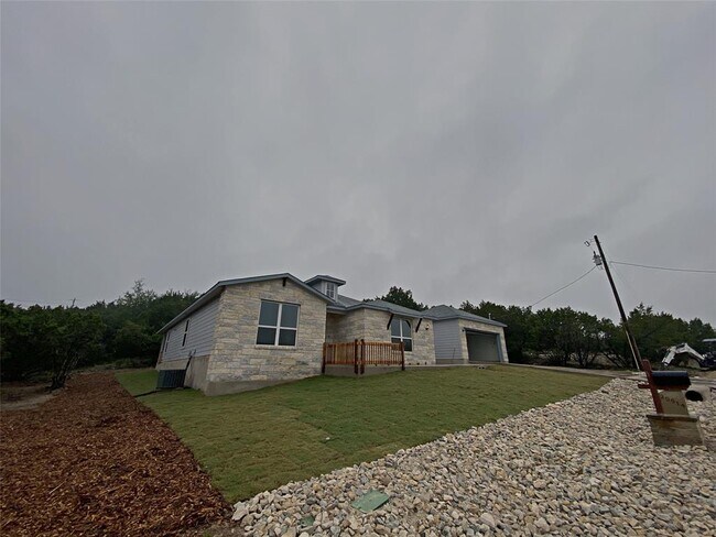 Building Photo - 20915 Oak Dale Dr