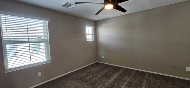 Building Photo - Gorgeous Town Home  Summerlin In Santa Ros...