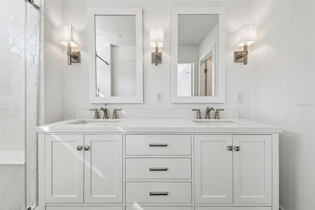 Building Photo - 1951 Risby Aly