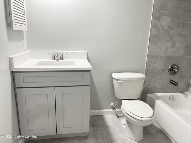 Building Photo - 5523 Cabot Dr N