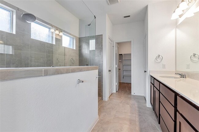 Building Photo - 408 Mante Ct
