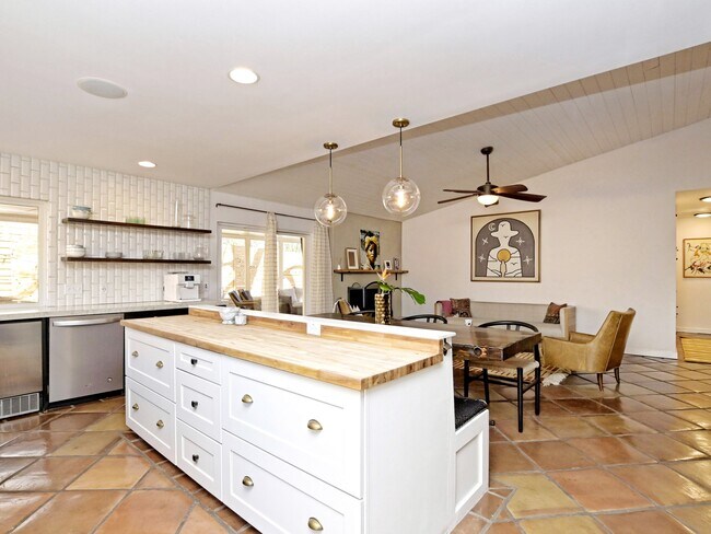 Building Photo - 5209 Fort Mason Dr