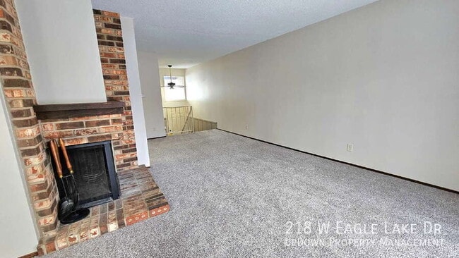 Building Photo - 218 W Eagle Lake Dr