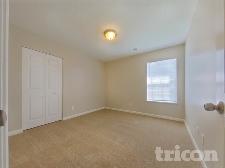 Building Photo - 482 Fox Trot Dr