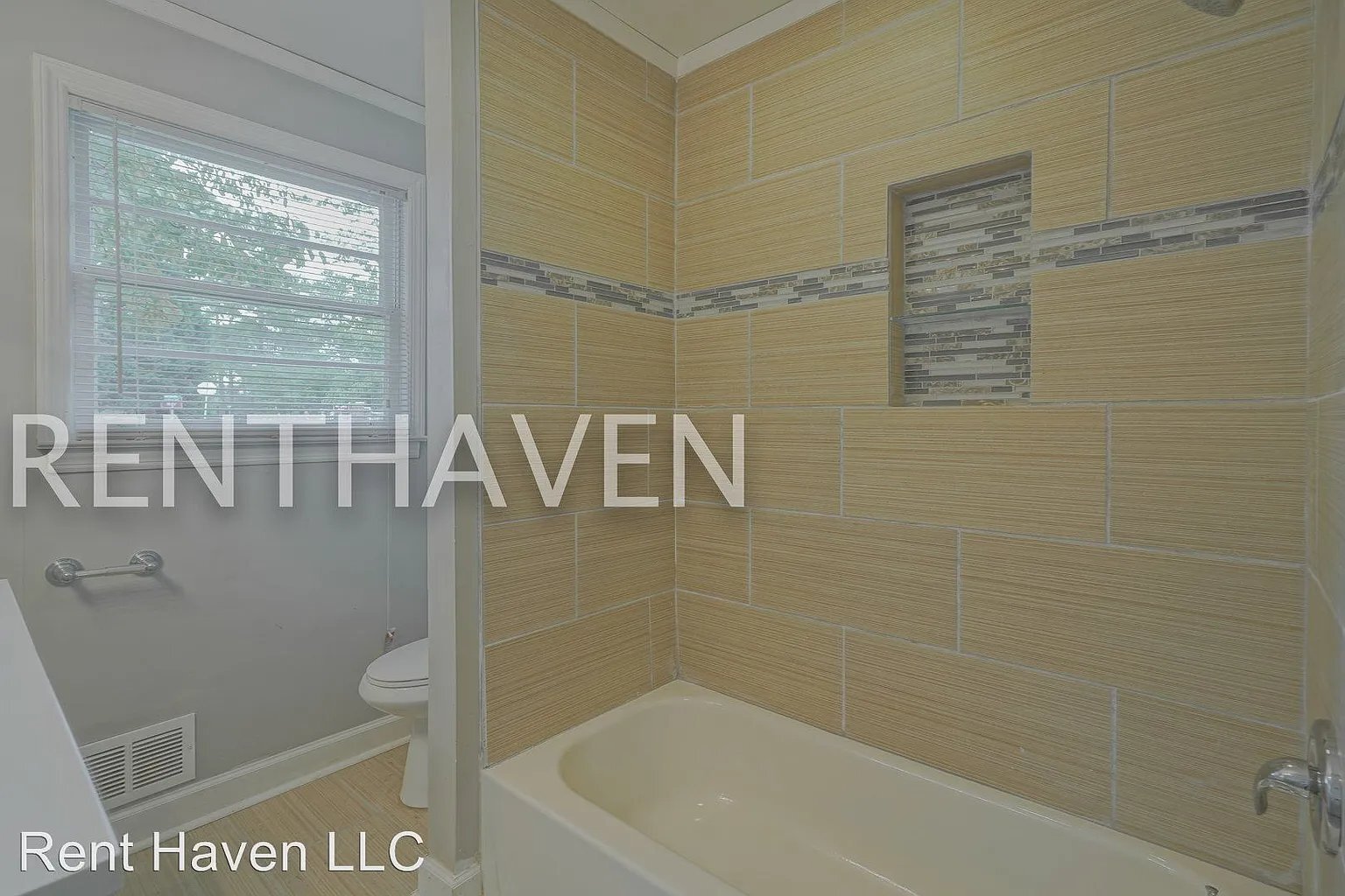 Building Photo - 1114 Leesburg Rd