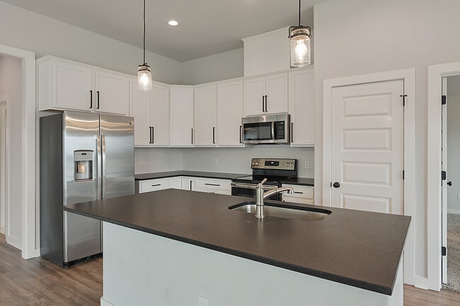 Building Photo - 3401 Alsace Ct