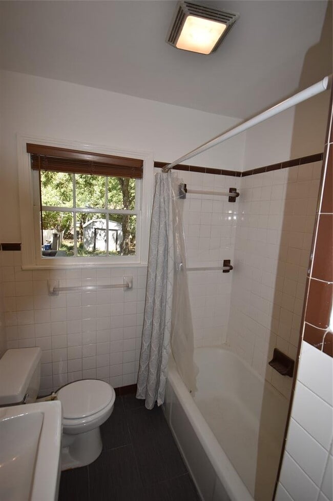 Building Photo - 1606 Margaret St