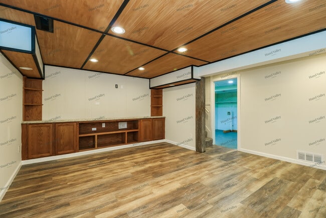 Building Photo - 406 Cardiff Ln