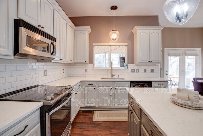 Building Photo - 7393 Riverfront Dr
