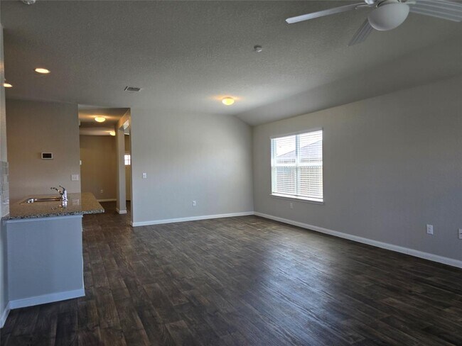 Building Photo - 101 Stellamar Dr