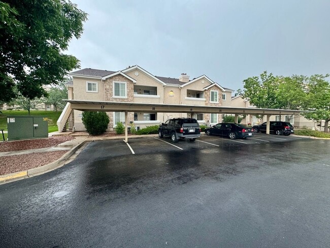 Building Photo - Gated West Side 2 bedroom/2 bath condo