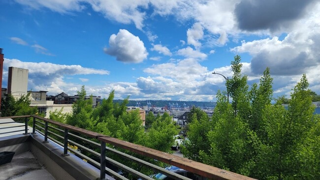 Primary Photo - Corner Townhouse in Downtown Tacoma with A...