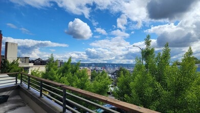 Building Photo - Corner Townhouse in Downtown Tacoma with A...
