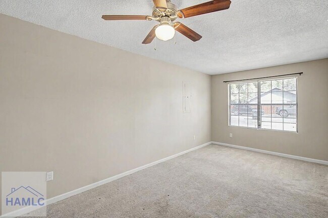 Building Photo - 1384 Forest Lake Dr