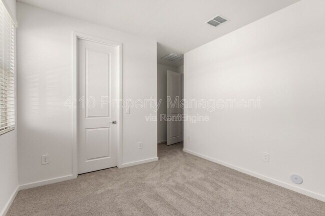 Building Photo - 35405 W Catalan St