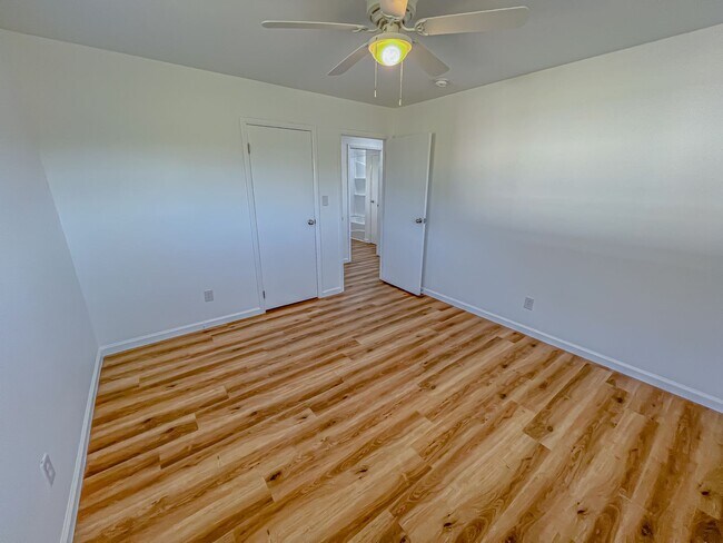 Building Photo - Completely Renovated Ranch in Parkland Sch...