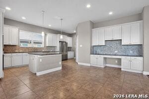 Building Photo - 18039 Branson