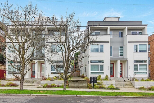 Building Photo - 628 10th Ave E