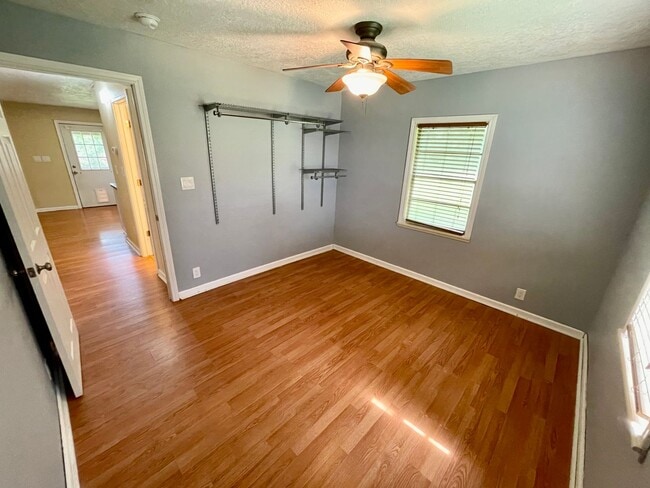 Building Photo - 800 Grigsby Ave