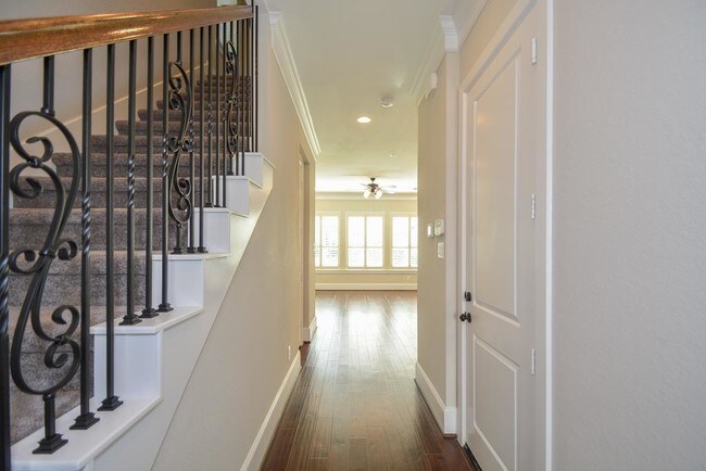 Building Photo - 1110 Oakwood Pass Ct