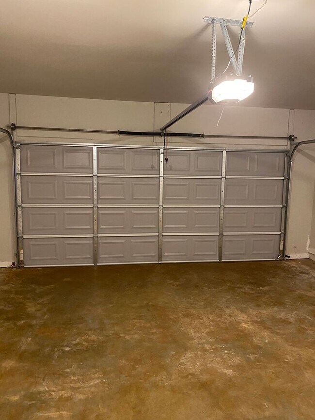 Building Photo - Home for Rent in Weaver AL... Available to View with 48 Hour Notice!!!