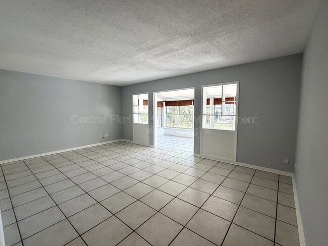 Building Photo - 1947 Summerfield Rd