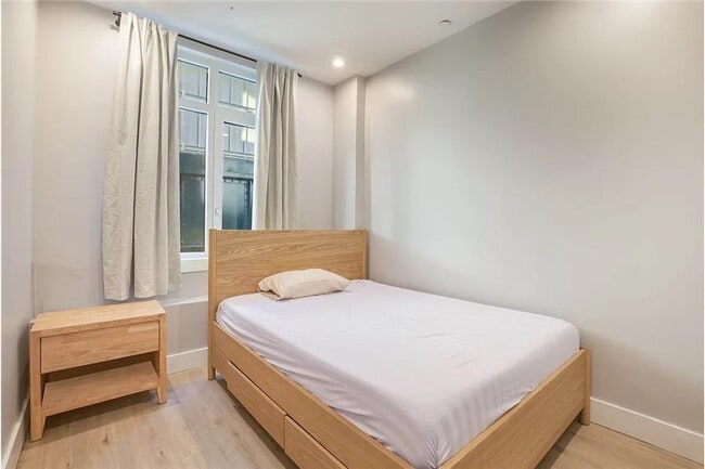 Building Photo - 1132 Broadway