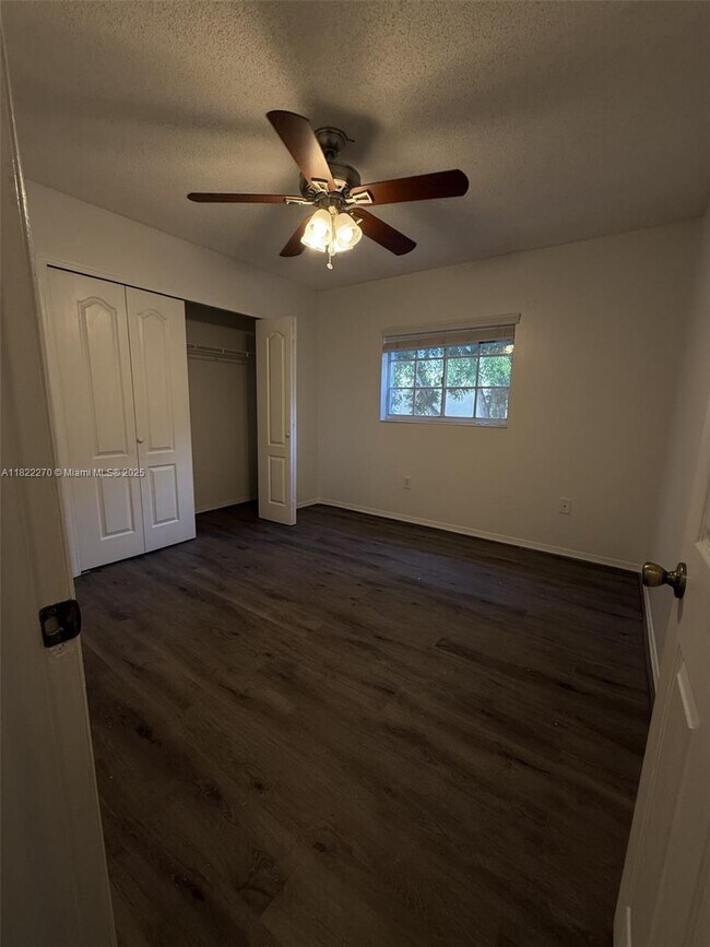 Building Photo - 7121 SW 158th Ct