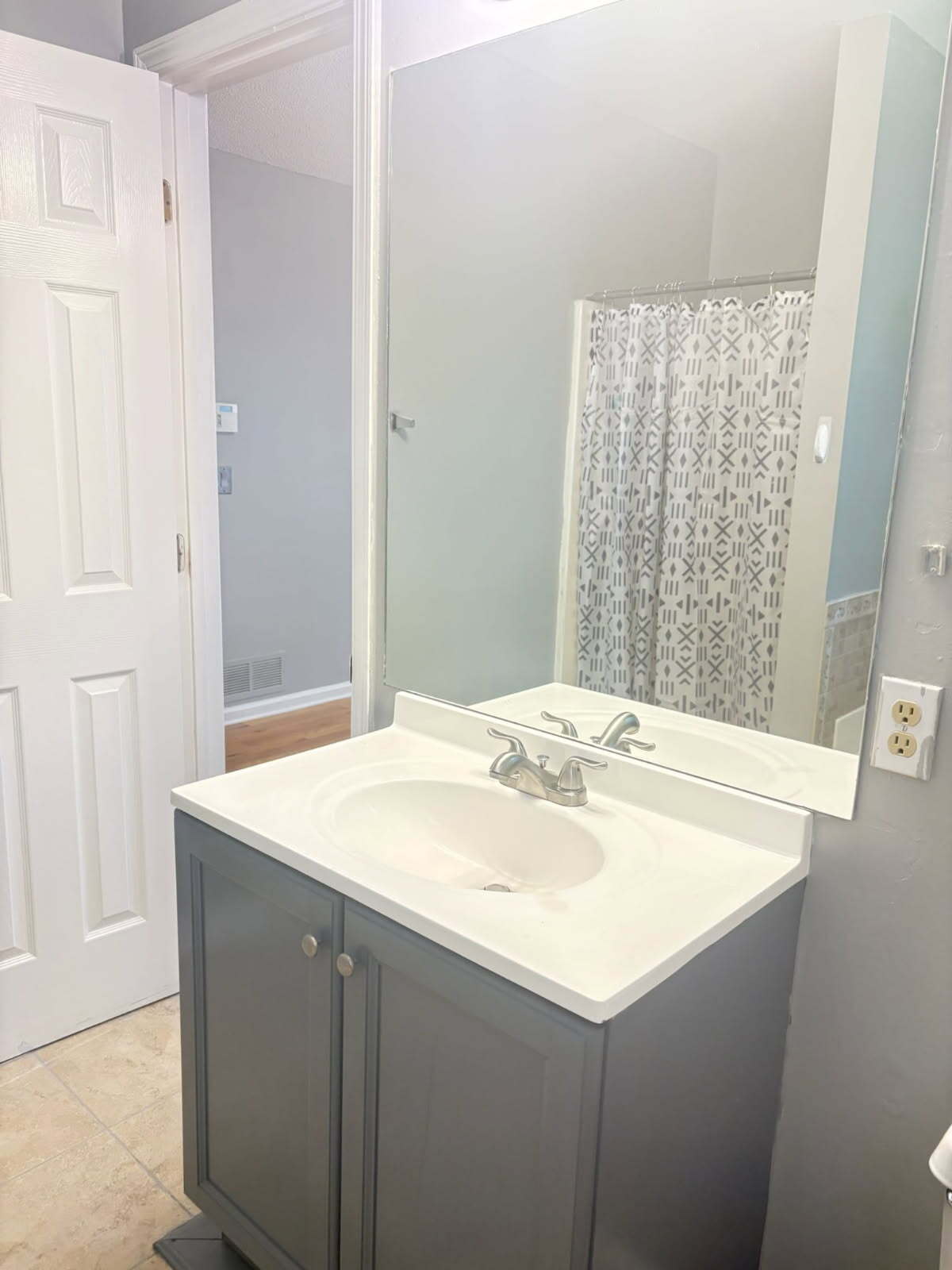 bathroom in main bedroom - 6134 Nutmeg Ct SE