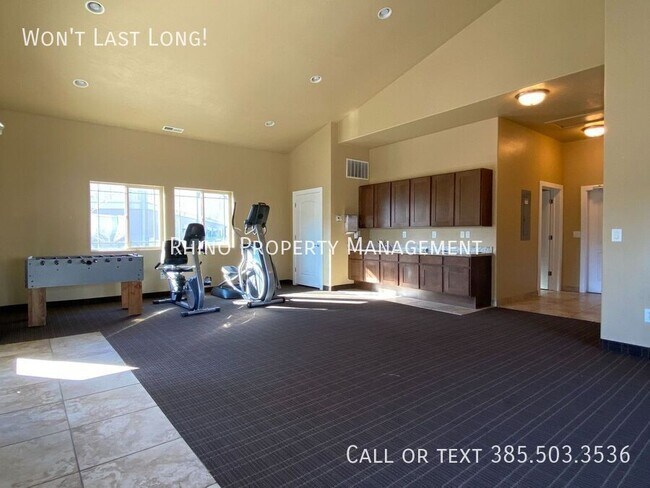 Building Photo - 6941 Village River Ln