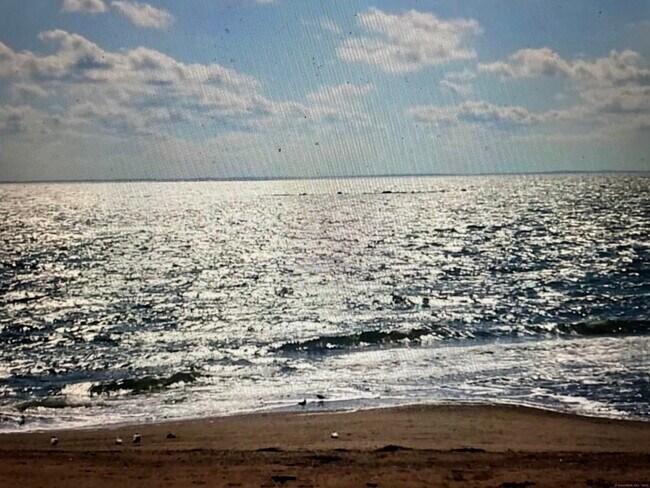 Building Photo - 1 Mansfield Grove Rd