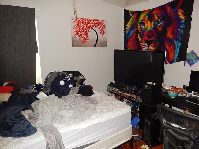 Building Photo - 1663 Sharkey St