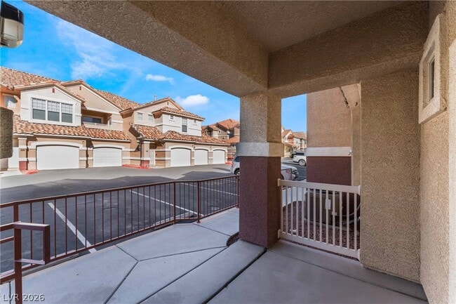 Building Photo - 5855 Valley Dr